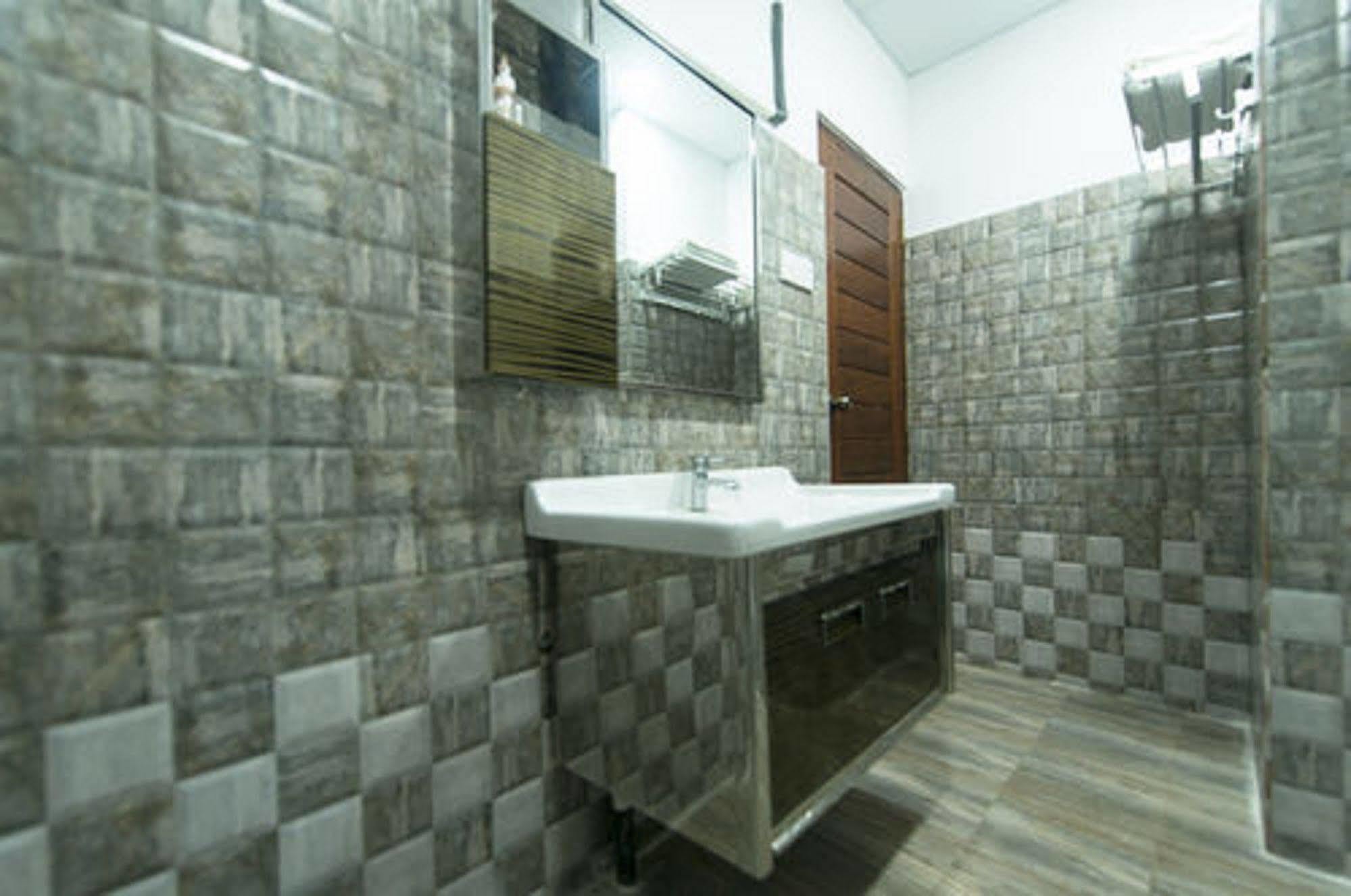 Metro City Hotel Colombo Ngoại thất bức ảnh